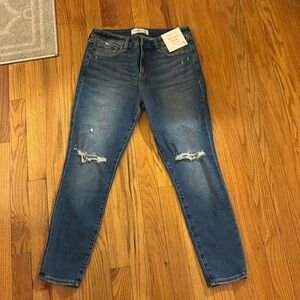 NWT Abercrombie Super Skinny Mid Rise Jeans